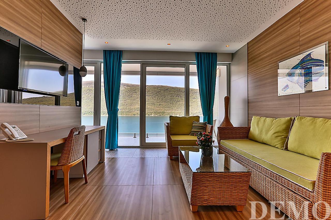 Carine Hotel Kumbor Superior Herceg Novi Esterno foto