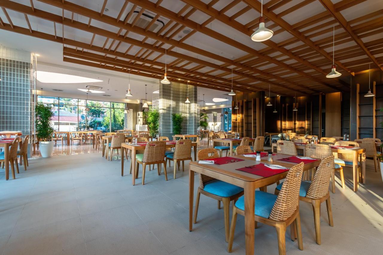Carine Hotel Kumbor Superior Herceg Novi Esterno foto