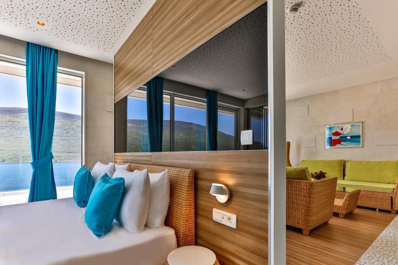 Carine Hotel Kumbor Superior Herceg Novi Esterno foto